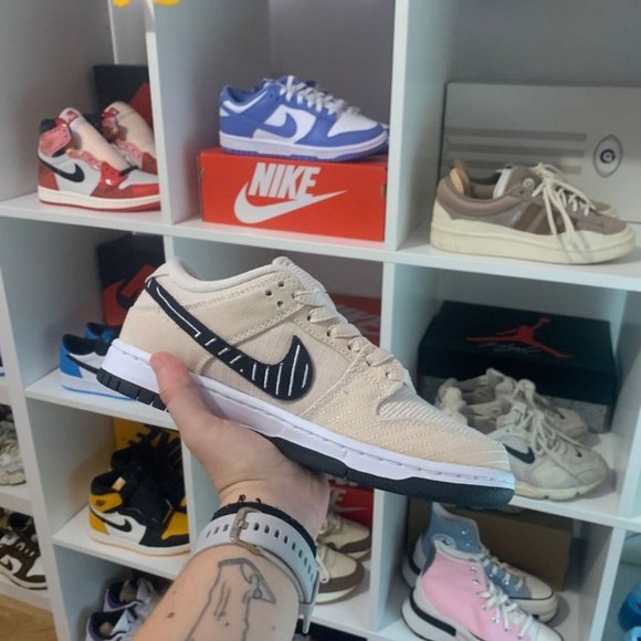 Nine Dunk Low Sb Albino & Preto